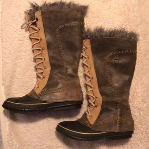 Sorel Cate the Great Snow Boots- Size 8 - EUC